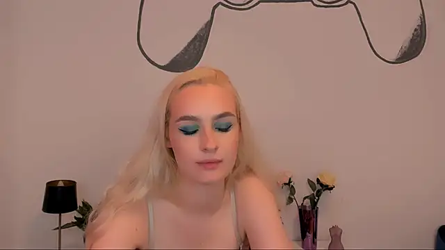 Snapshot of OliviaKisss chatting on 11, 9, 2025 OliviaKisss online show from 11, 9, 2025
