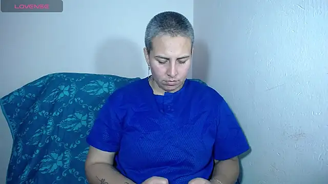 Yessi rousse online show from 17, 1, 2025