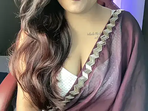 Snapshot of shanayaaa_1 chatting on 12, 9, 2025 shanayaaa 1 online show from 12, 9, 2025