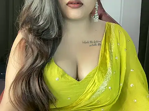 Snapshot of shanayaaa_1 chatting on 7, 5, 2026 shanayaaa 1 online show from 7, 5, 2026