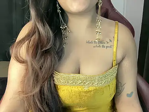 Snapshot of shanayaaa_1 chatting on 5, 6, 2026 shanayaaa 1 online show from 5, 6, 2026
