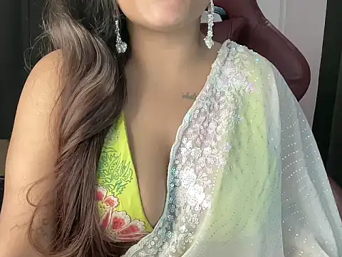 Snapshot of shanayaaa_1 chatting on 15, 6, 2026 shanayaaa 1 online show from 15, 6, 2026