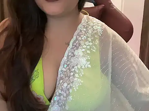 Snapshot of shanayaaa_1 chatting on 14, 7, 2026 shanayaaa 1 online show from 14, 7, 2026