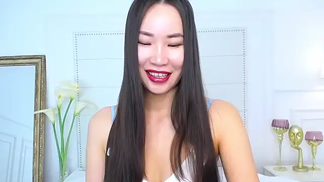 NaomiYuu online show from 24, 12, 2024