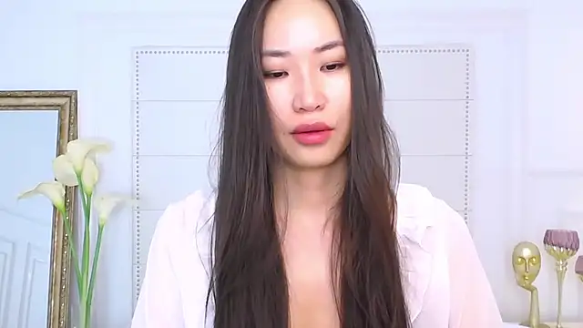 NaomiYuu online show from 20, 1, 2025