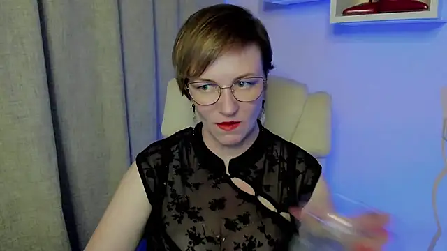 Snapshot of feliziaDesire chatting on 24, 6, 2026 feliziaDesire online show from 24, 6, 2026