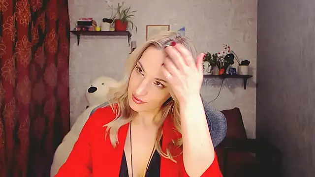 MillaXQueen online show from 15, 3, 2025