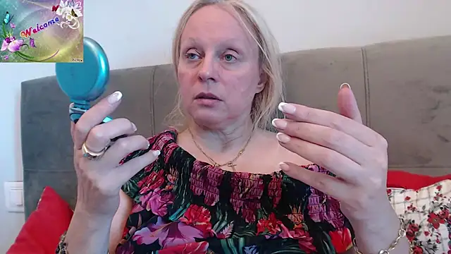 Snapshot of martachatte chatting on 29, 9, 2025 martachatte online show from 29, 9, 2025