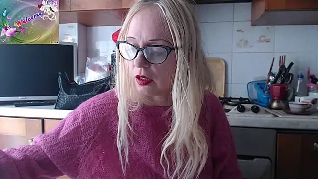 Snapshot of martachatte chatting on 1, 10, 2025 martachatte online show from 1, 10, 2025