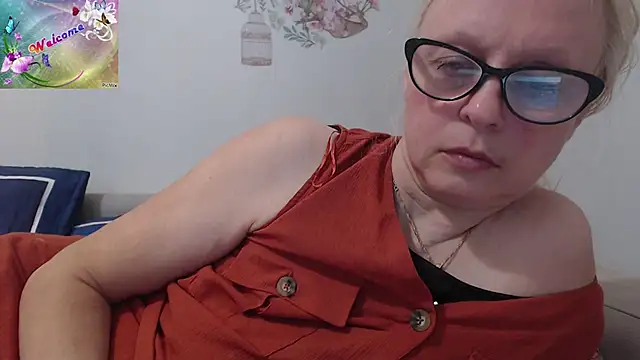 Snapshot of martachatte chatting on 17, 10, 2025 martachatte online show from 17, 10, 2025