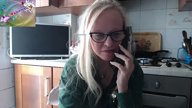 Snapshot of martachatte chatting on 15, 11, 2025 martachatte online show from 15, 11, 2025