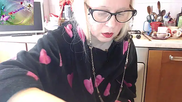 Snapshot of martachatte chatting on 24, 11, 2025 martachatte online show from 24, 11, 2025