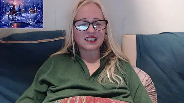 Snapshot of martachatte chatting on 5, 1, 2026 martachatte online show from 5, 1, 2026