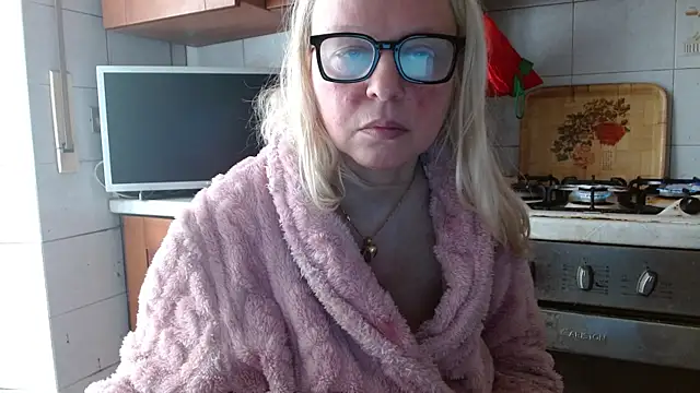 Snapshot of martachatte chatting on 24, 4, 2026 martachatte online show from 24, 4, 2026