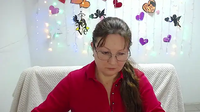 Snapshot of VanessaHotts chatting on 28, 2, 2025 VanessaHotts online show from 28, 2, 2025