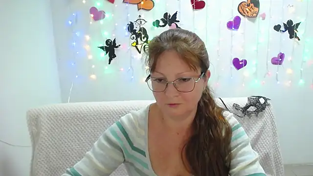 Snapshot of VanessaHotts chatting on 3, 3, 2025 VanessaHotts online show from 3, 3, 2025