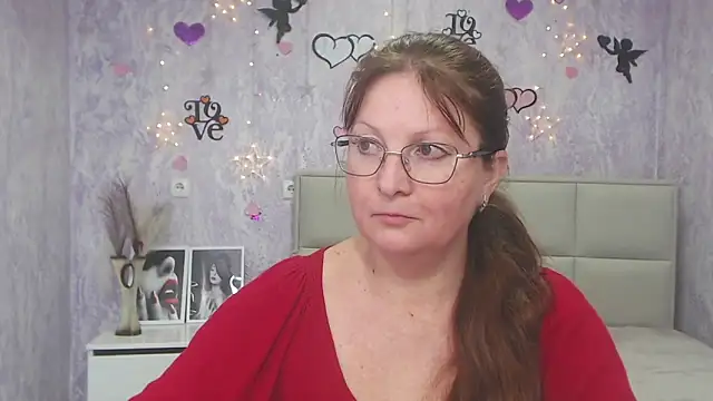 Snapshot of VanessaHotts chatting on 5, 3, 2025 VanessaHotts online show from 5, 3, 2025