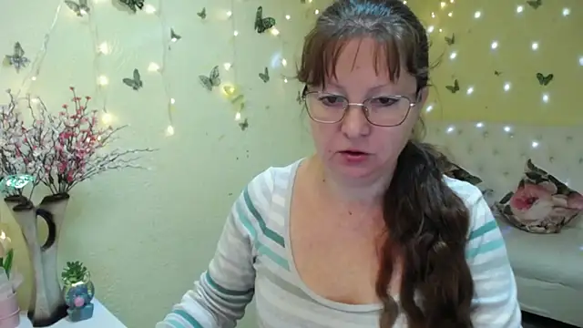 Snapshot of VanessaHotts chatting on 1, 5, 2026 VanessaHotts online show from 1, 5, 2026