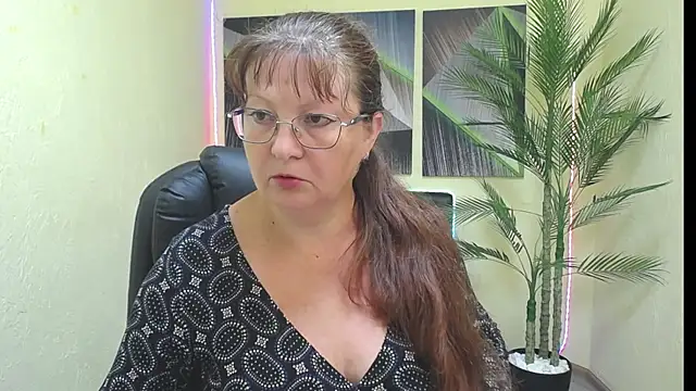Snapshot of VanessaHotts chatting on 10, 7, 2026 VanessaHotts online show from 10, 7, 2026