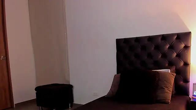 Jenny Carters online show from 5, 4, 2026