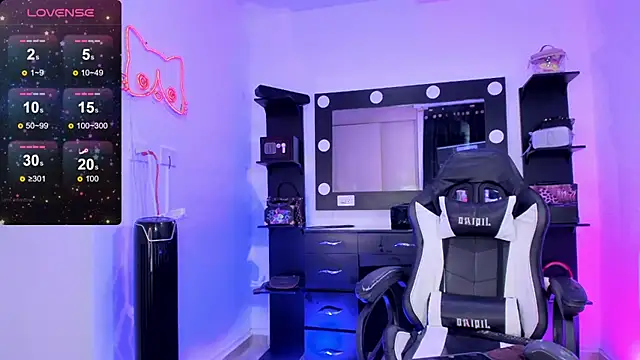 Snapshot of miss_kitty chatting on 14, 2, 2025 miss kitty online show from 14, 2, 2025