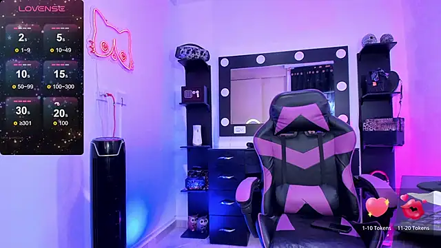 Snapshot of miss_kitty chatting on 15, 11, 2025 miss kitty online show from 15, 11, 2025