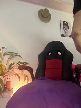 lonely shewolf online show from 3, 2, 2026