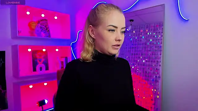 StephanieSweety online show from 18, 4, 2026