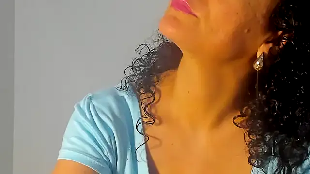 Snapshot of Sami_Hotie1 chatting on 2, 12, 2025 Sami Hotie1 online show from 2, 12, 2025