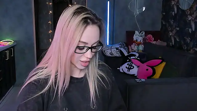 Blckmirrorr online show from 25, 3, 2026