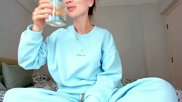 Snapshot of Miya_Nika chatting on 31, 1, 2025 Miya Nika online show from 31, 1, 2025