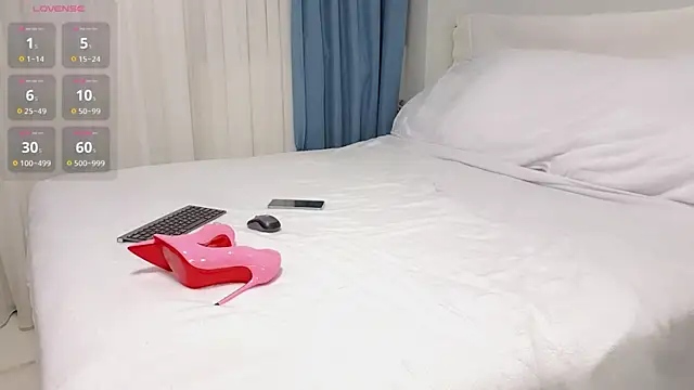 missmiamore online show from 8, 12, 2024