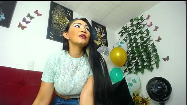 luzcastillo07 online show from 22, 3, 2025