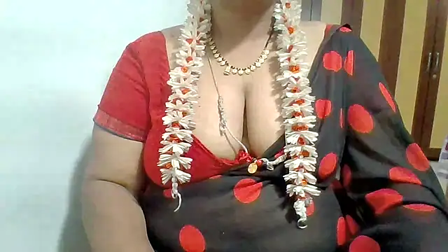 Snapshot of archanatelugu9 chatting on 9, 7, 2026 archanatelugu9 online show from 9, 7, 2026