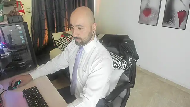 Snapshot of Leon_1234 chatting on 28, 12, 2024 Leon 1234 online show from 28, 12, 2024