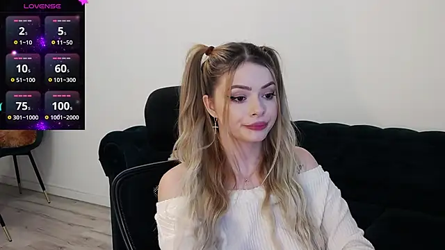 Snapshot of Kailynn_Moenn chatting on 3, 12, 2024 Kailynn Moenn online show from 3, 12, 2024