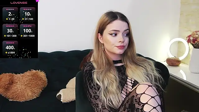 Snapshot of Kailynn_Moenn chatting on 19, 12, 2024 Kailynn Moenn online show from 19, 12, 2024