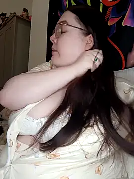 Sexycurvyemilyy online show from 15, 3, 2026