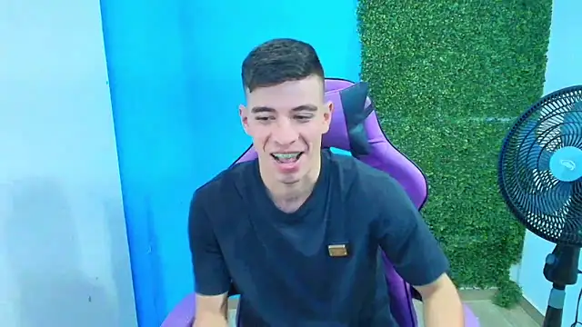Snapshot of DEIBY_BABY chatting on 12, 2, 2025 DEIBY BABY online show from 12, 2, 2025