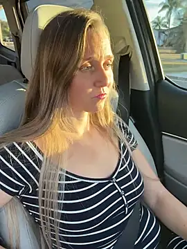 SkyelarSommer online show from 4, 2, 2026