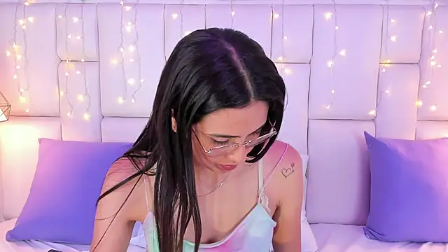 SarahSophia  online show from 15, 1, 2025