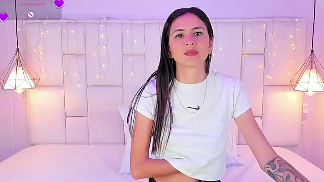 SarahSophia  online show from 20, 1, 2025