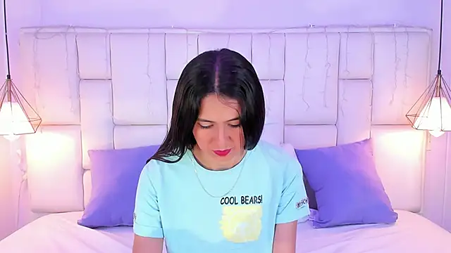 SarahSophia  online show from 6, 2, 2025