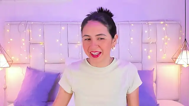 SarahSophia  online show from 12, 2, 2025