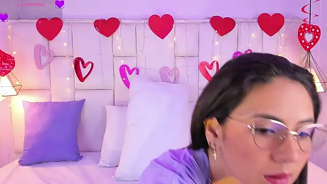 SarahSophia  online show from 18, 2, 2025