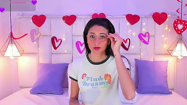 SarahSophia  online show from 20, 2, 2025