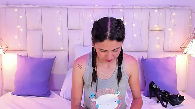 SarahSophia  online show from 14, 3, 2025