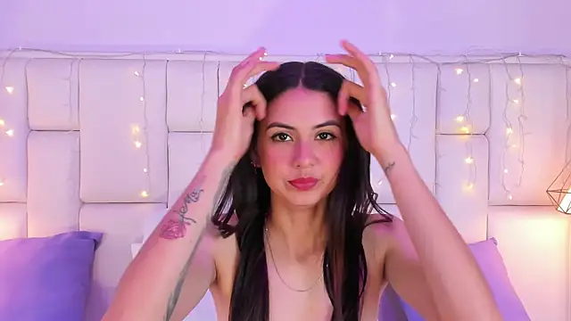 SarahSophia  online show from 18, 3, 2025