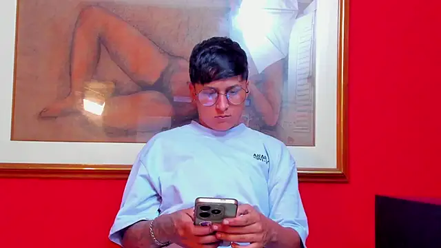 Tamarahryan online show from 15, 4, 2026