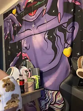 LaPetitechienne1 online show from 9, 1, 2025